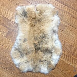 #0652 rabbit pelt